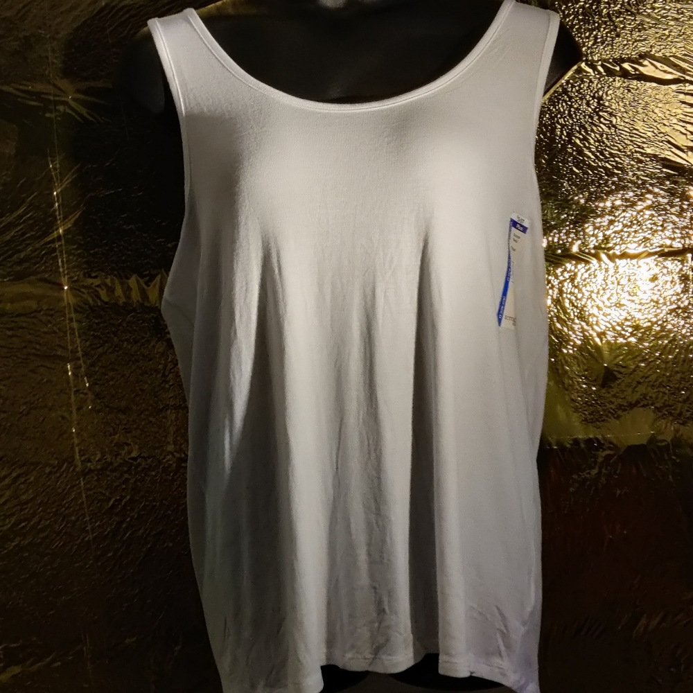 Tops - Picture 6 of 7